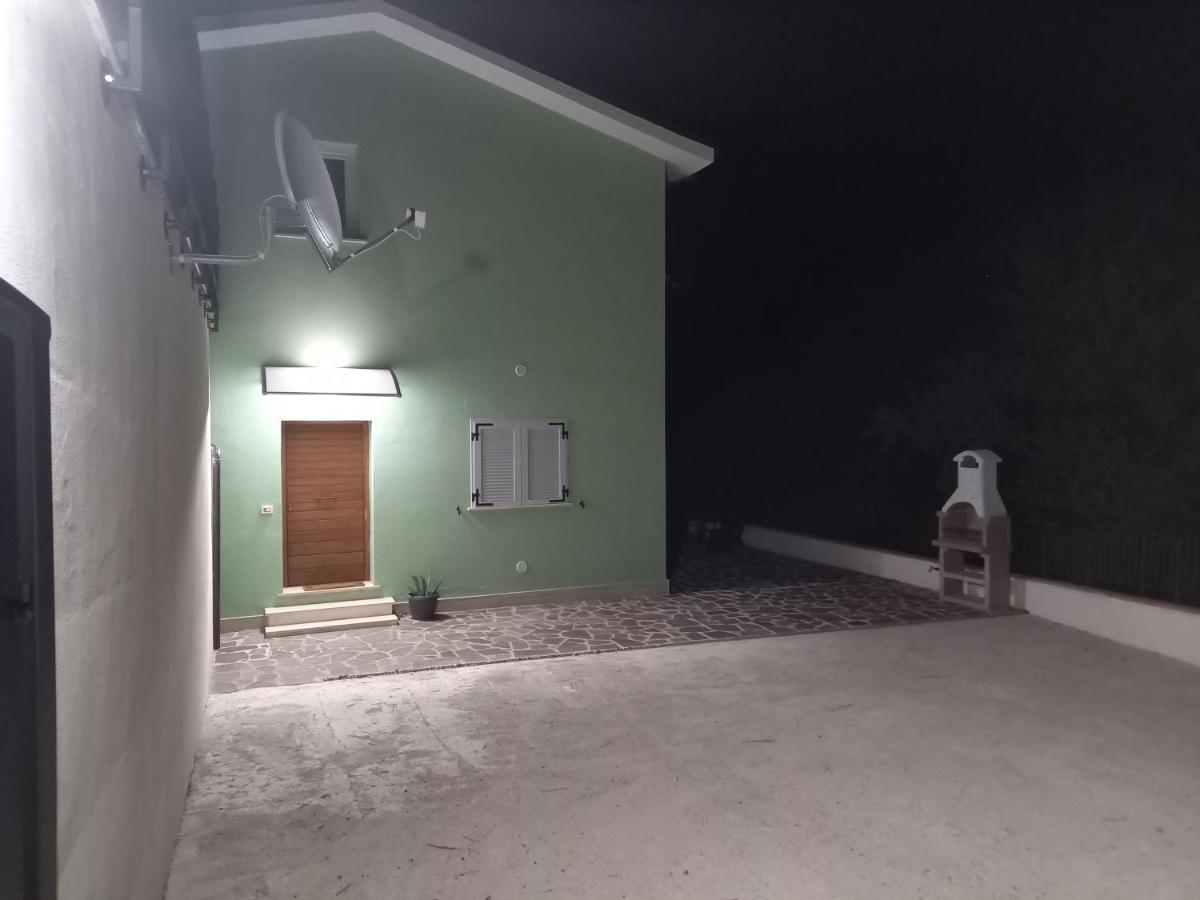 Villa Casaletto Santo Spirito à Labro Extérieur photo